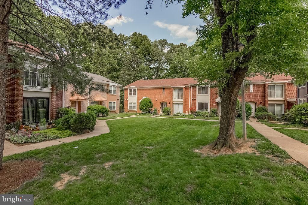 FAIRFAX PLAZA TOWNHOUSES - Residential Lease