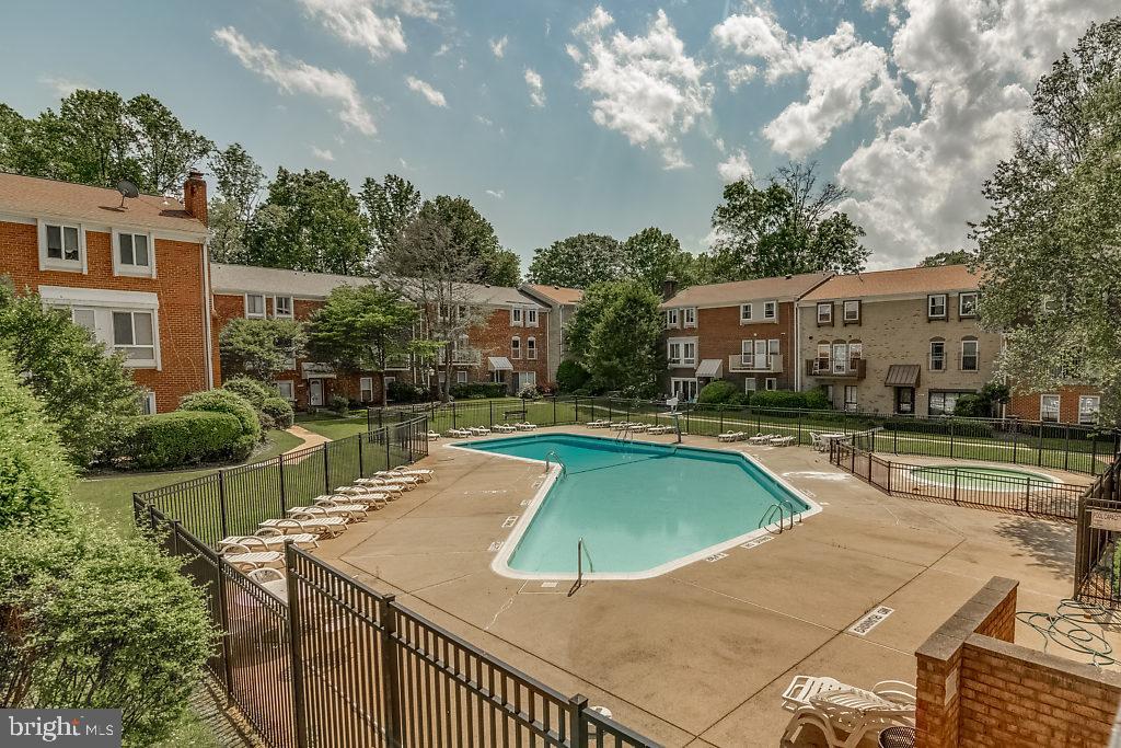 FAIRFAX PLAZA TOWNHOUSES - Residential Lease