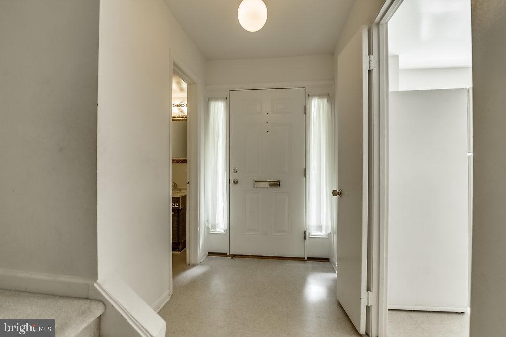 FAIRFAX PLAZA TOWNHOUSES - Residential Lease