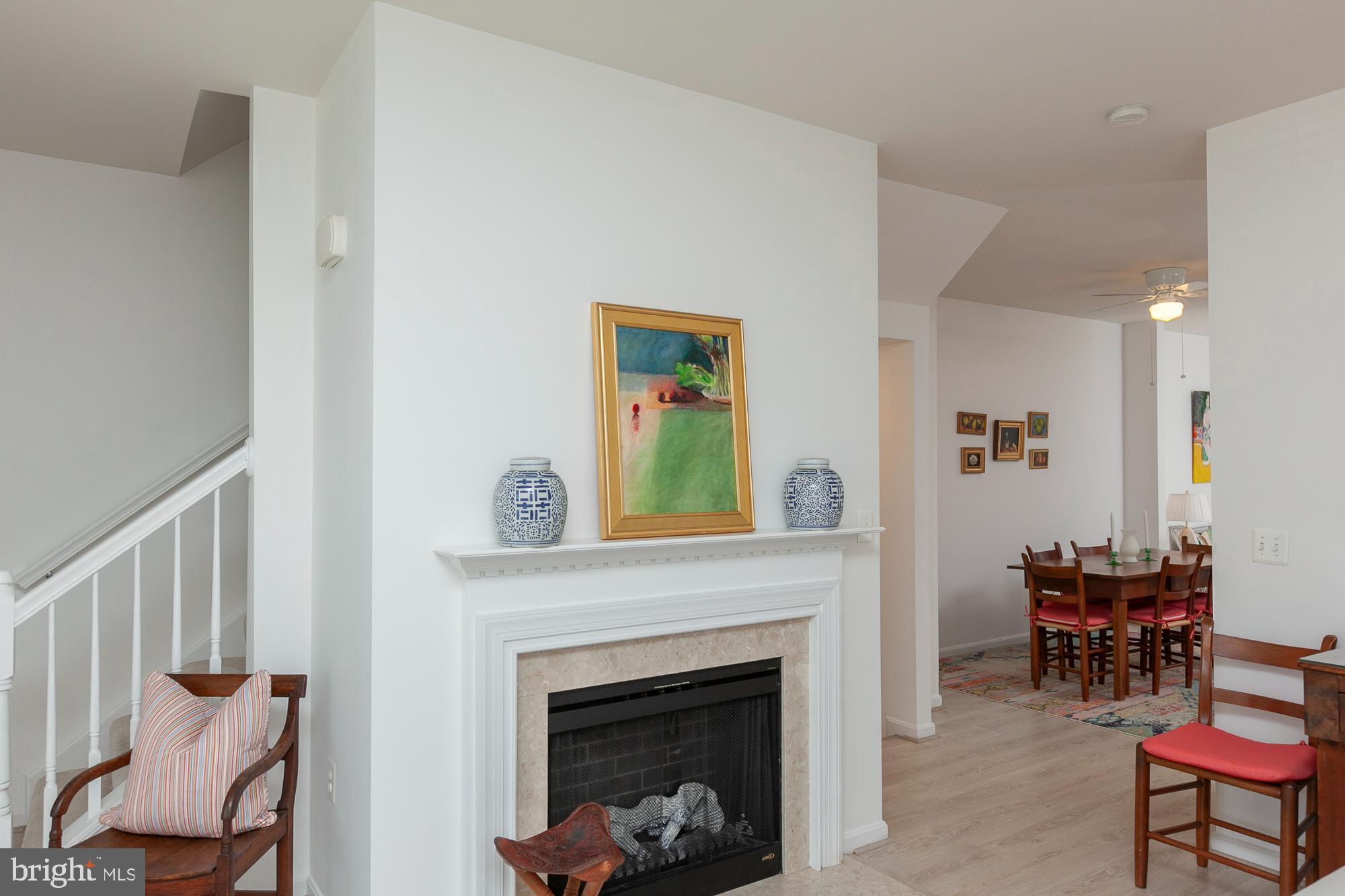 COLONIAL HILLS - Residential