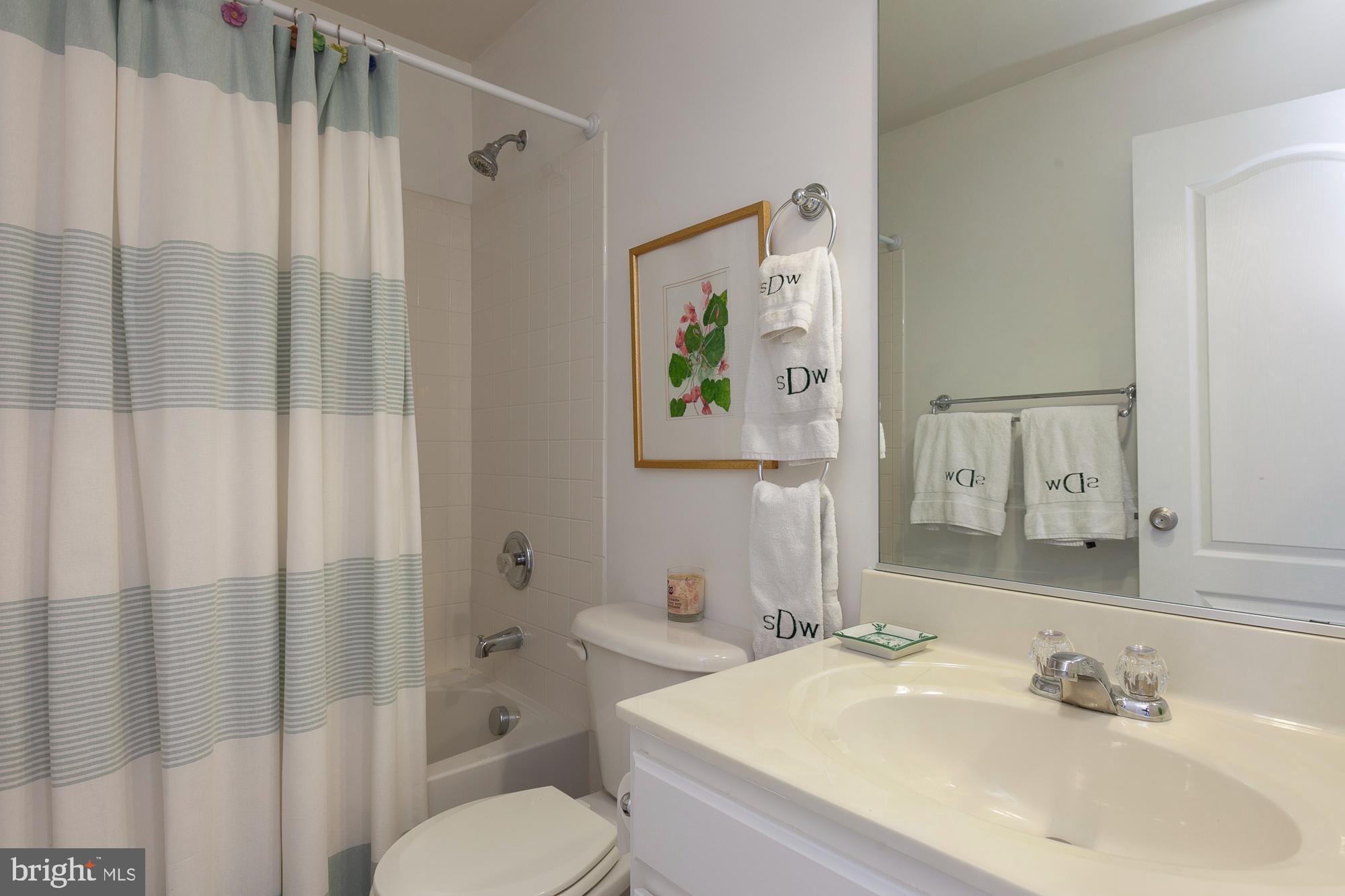 COLONIAL HILLS - Residential