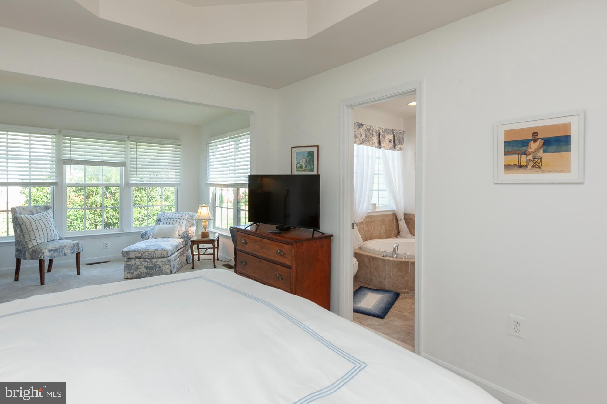 COLONIAL HILLS - Residential