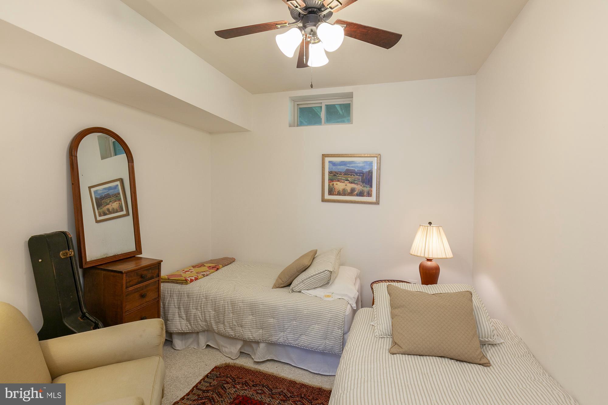 COLONIAL HILLS - Residential