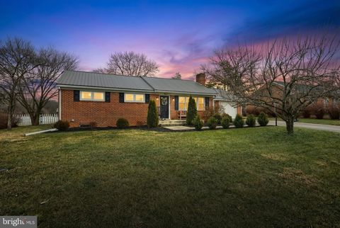 44 N GRANT ROAD THOMASVILLE PA 17364