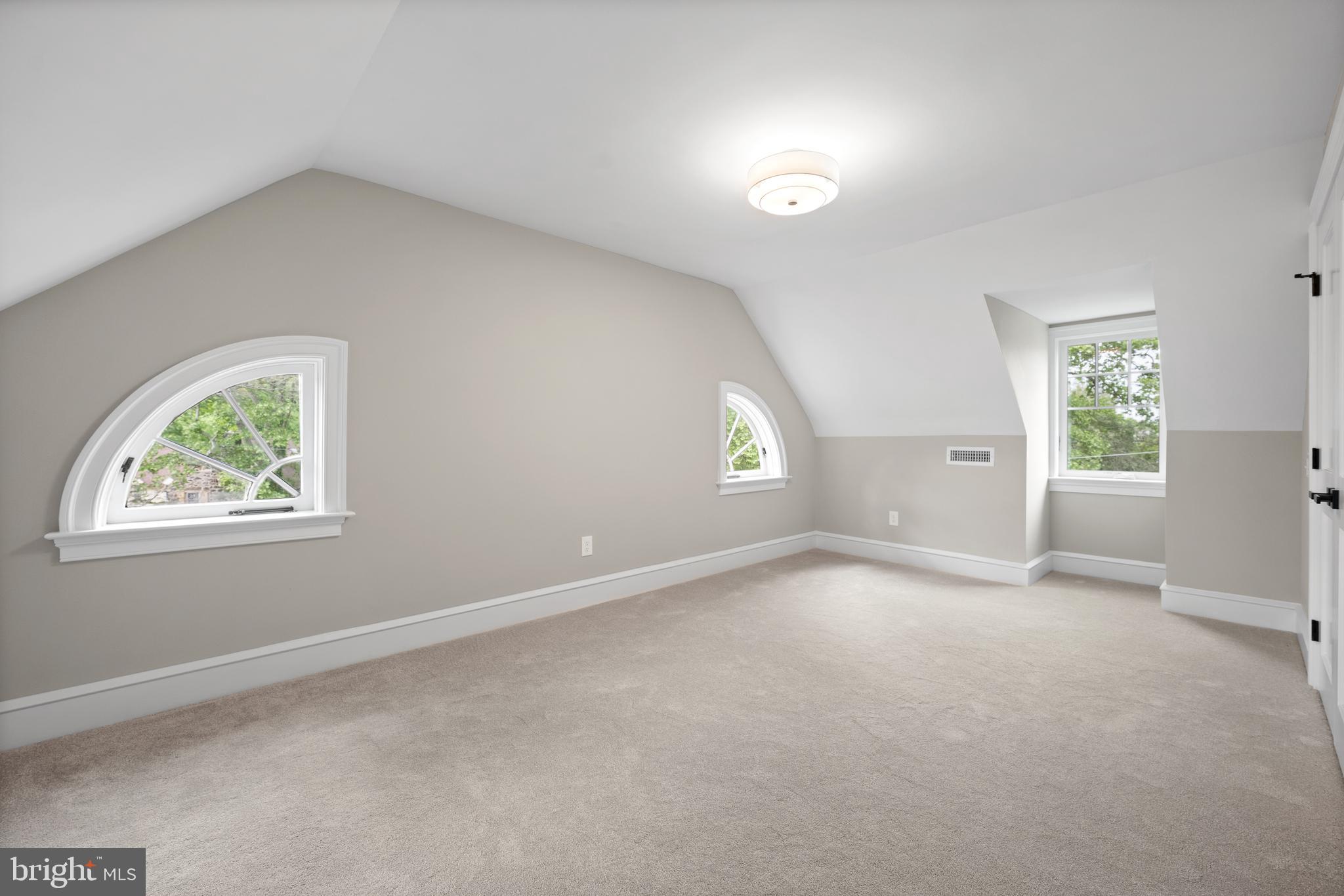 ASHWOOD MANOR - Residential