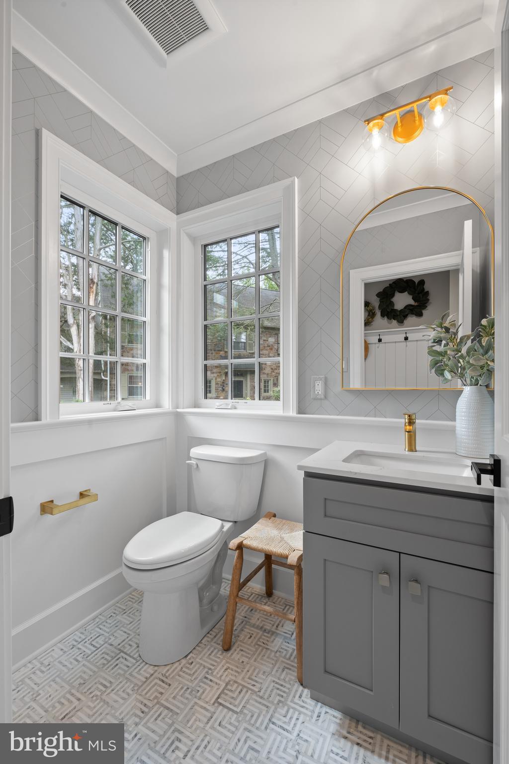 ASHWOOD MANOR - Residential