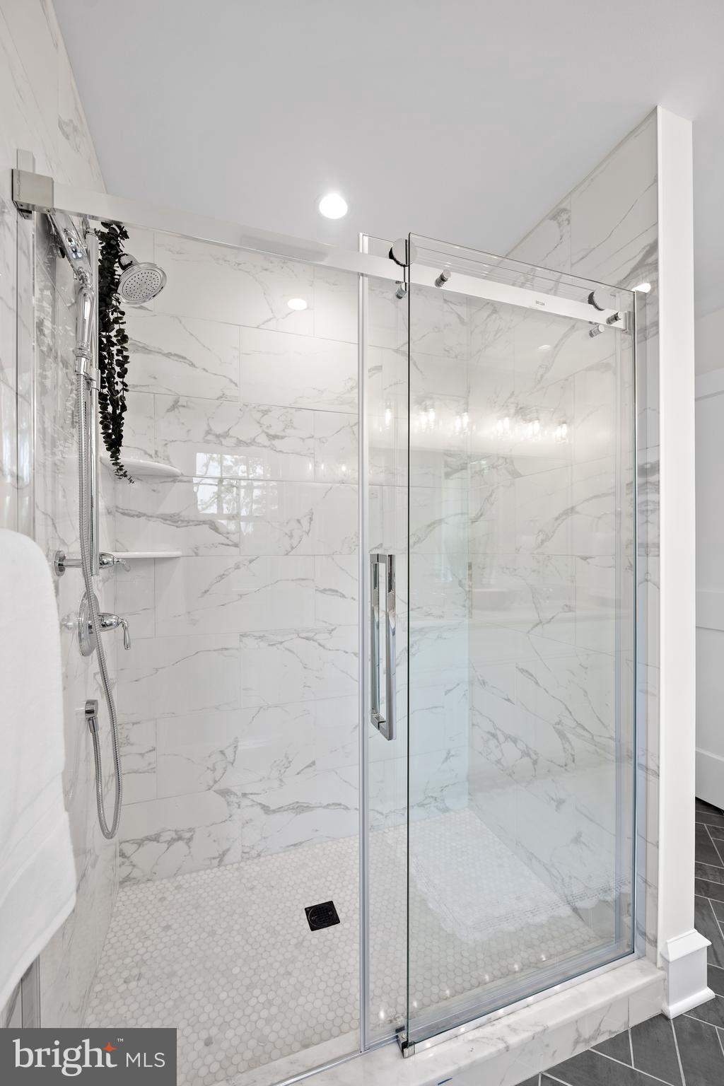 ASHWOOD MANOR - Residential