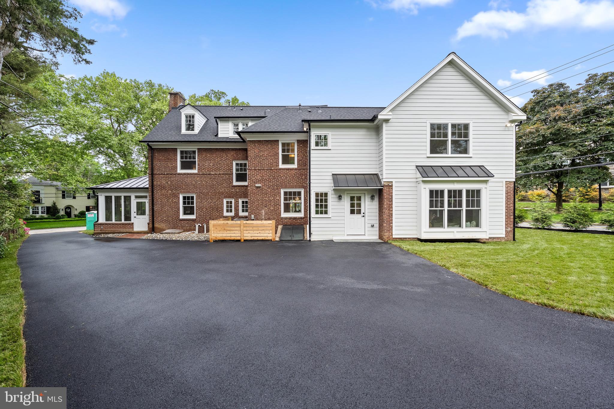 ASHWOOD MANOR - Residential