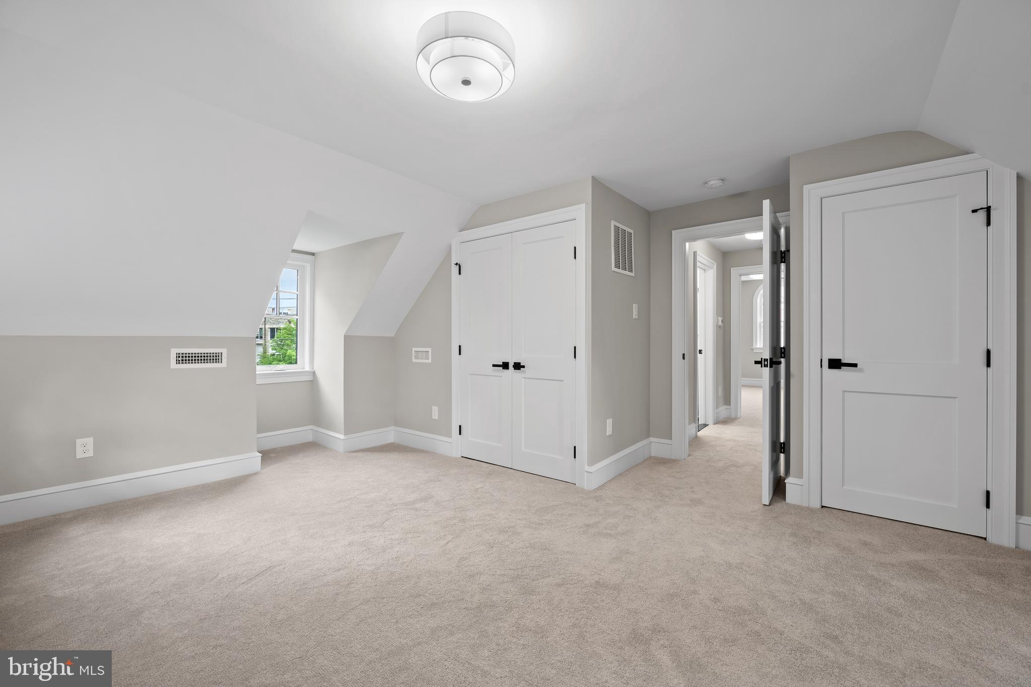 ASHWOOD MANOR - Residential