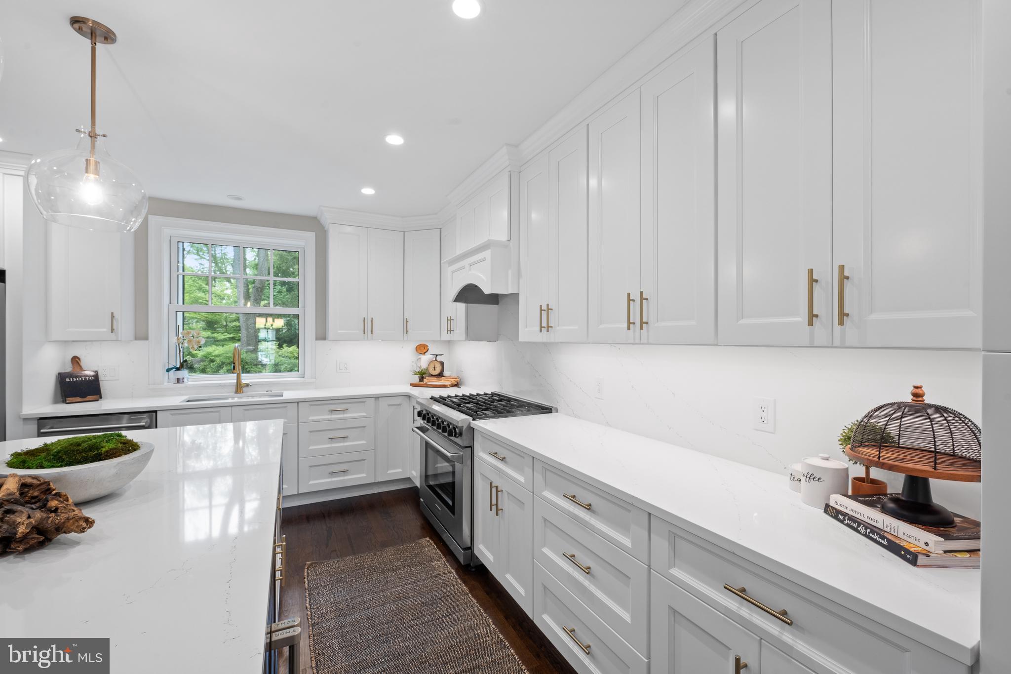 ASHWOOD MANOR - Residential