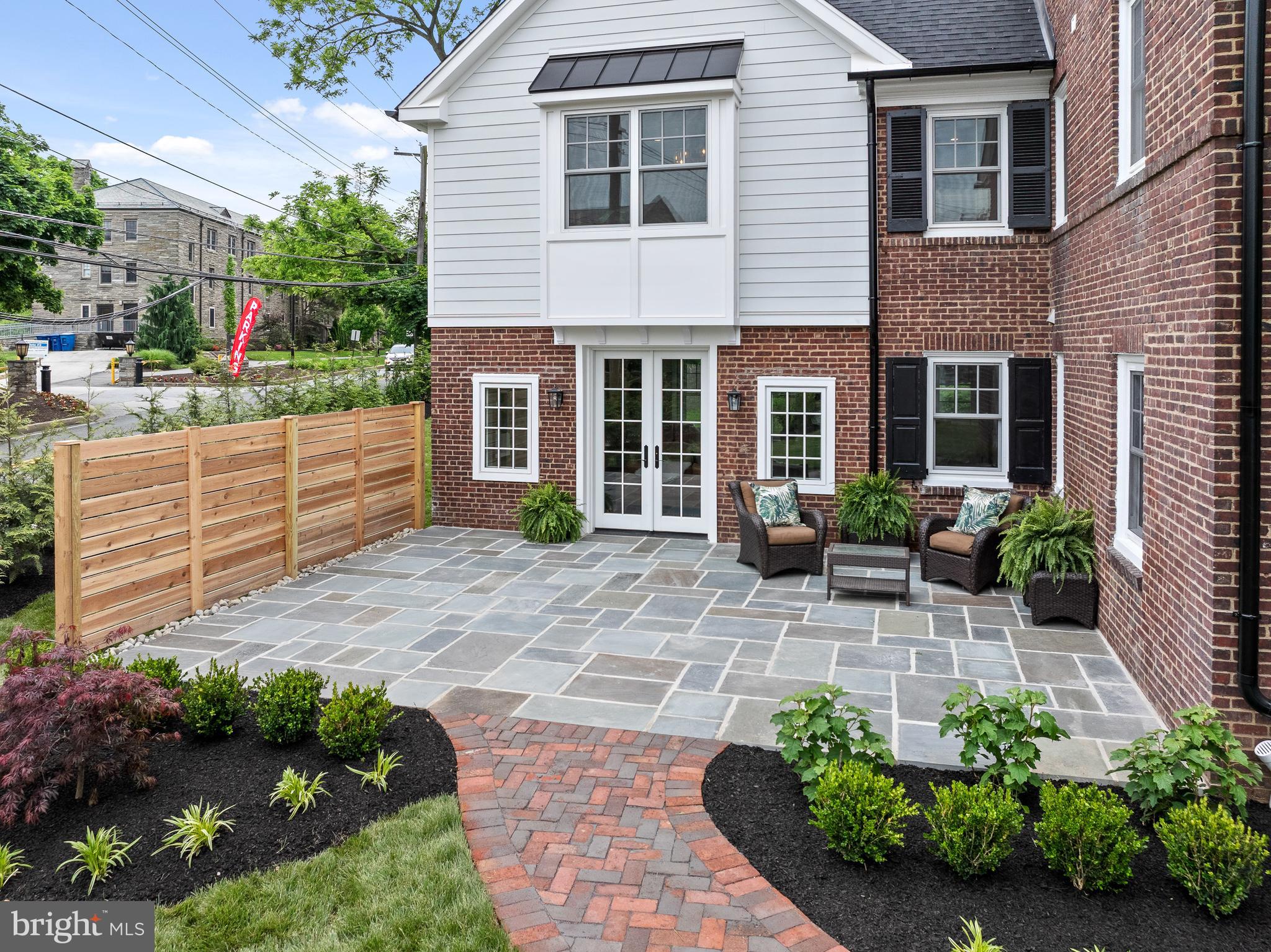 ASHWOOD MANOR - Residential