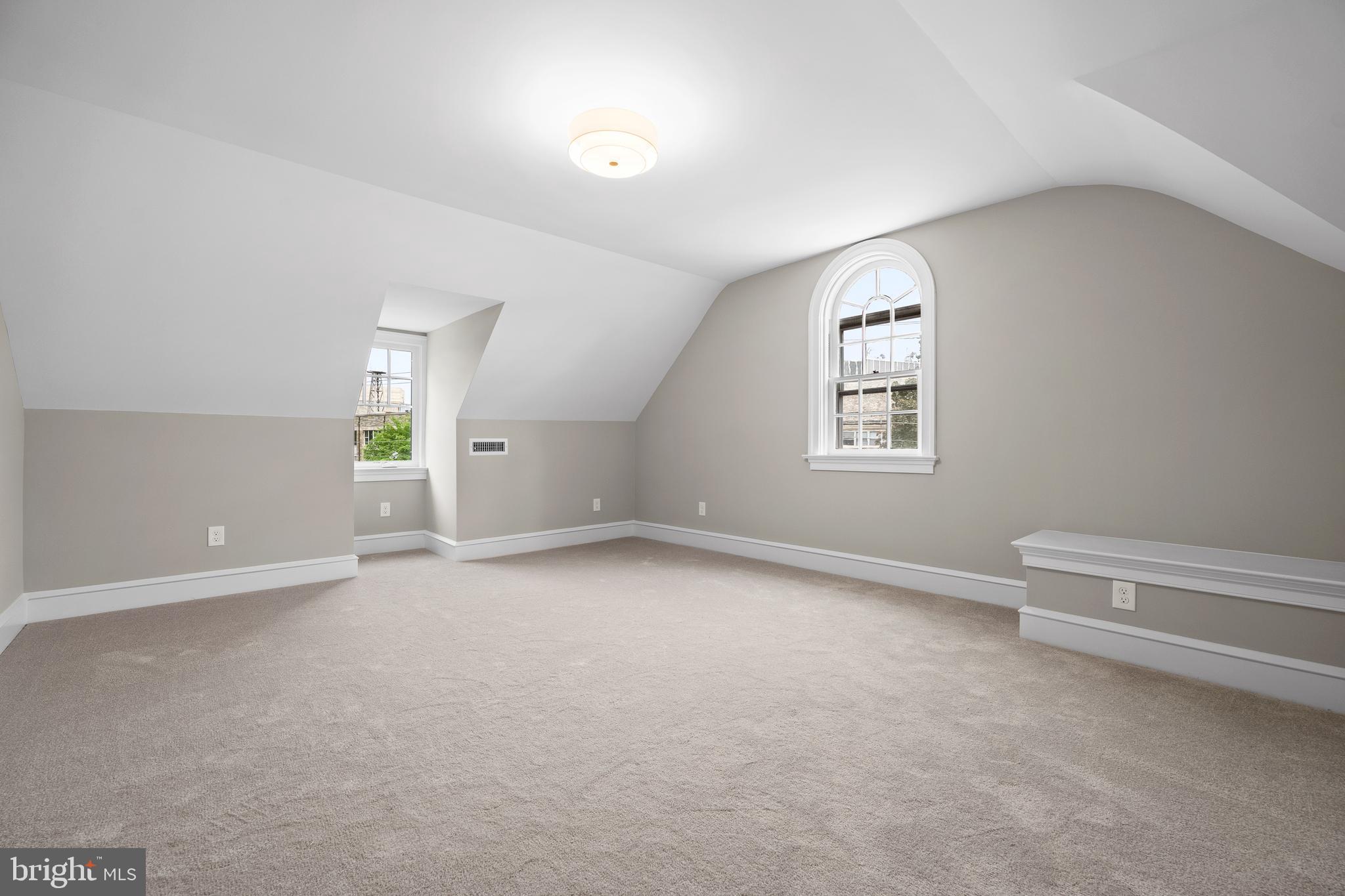 ASHWOOD MANOR - Residential