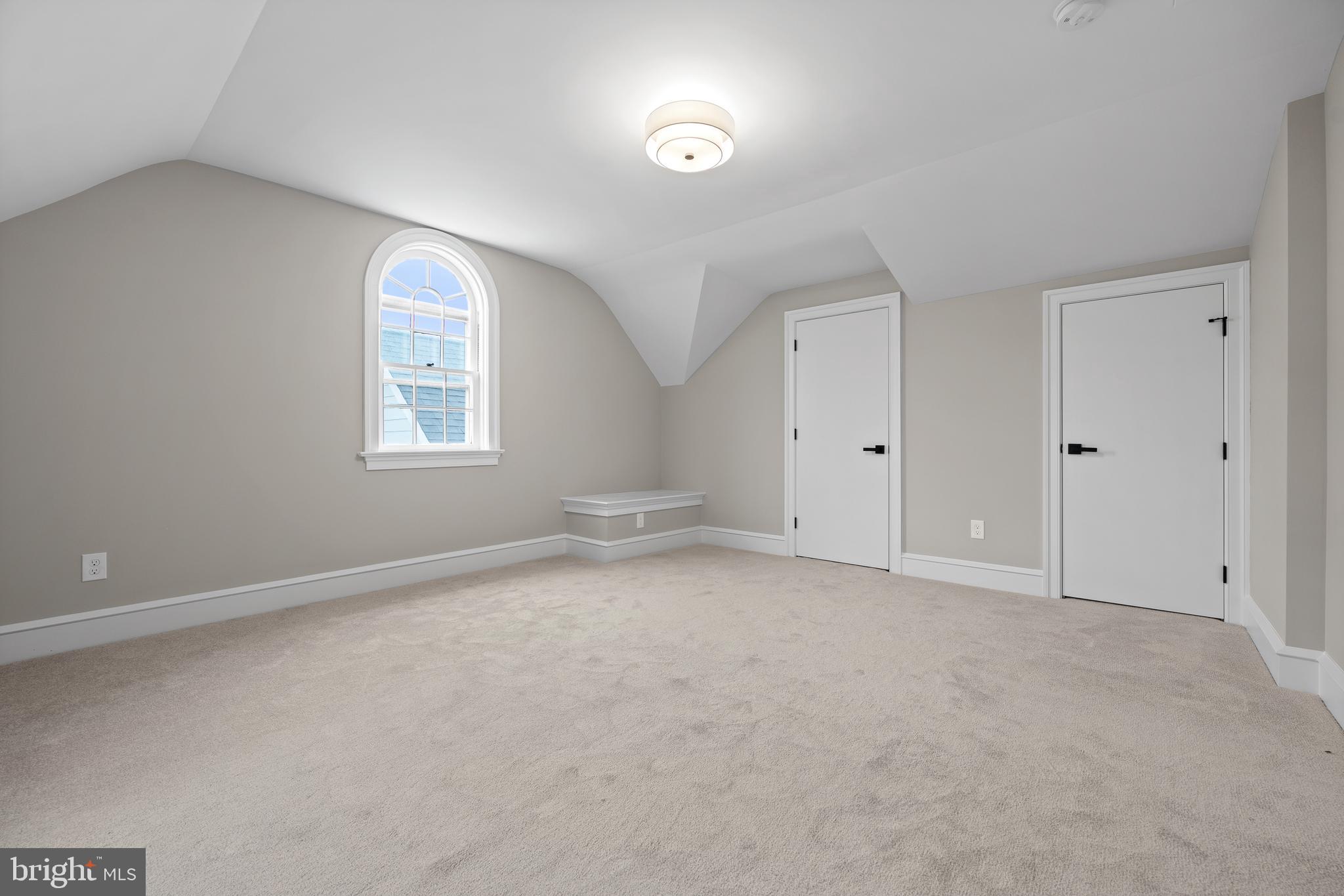 ASHWOOD MANOR - Residential