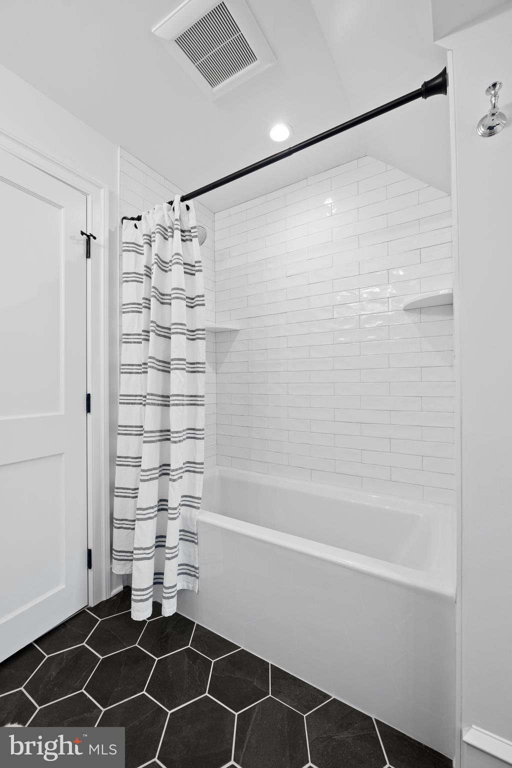 ASHWOOD MANOR - Residential