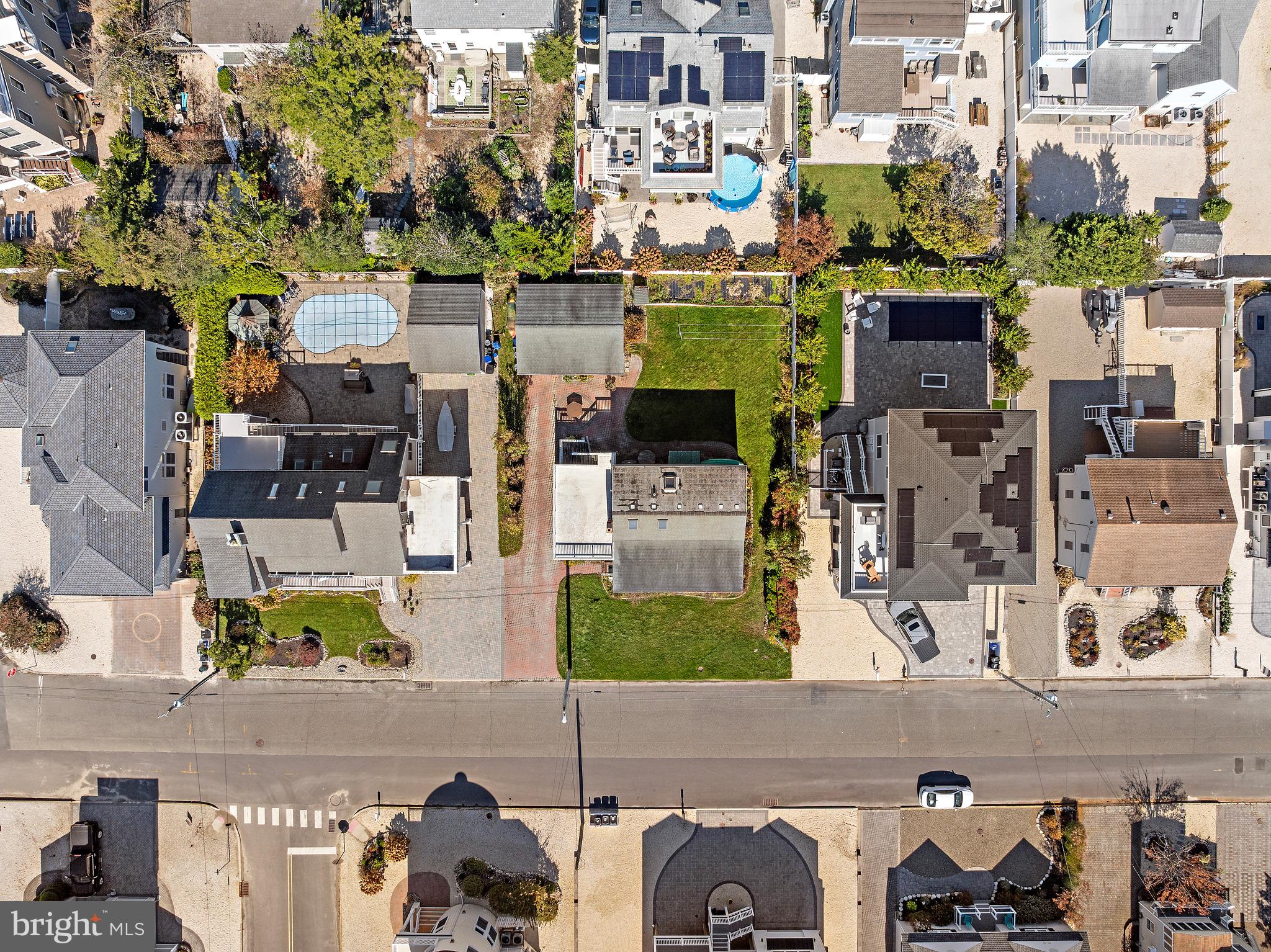 327 W 16TH STREET