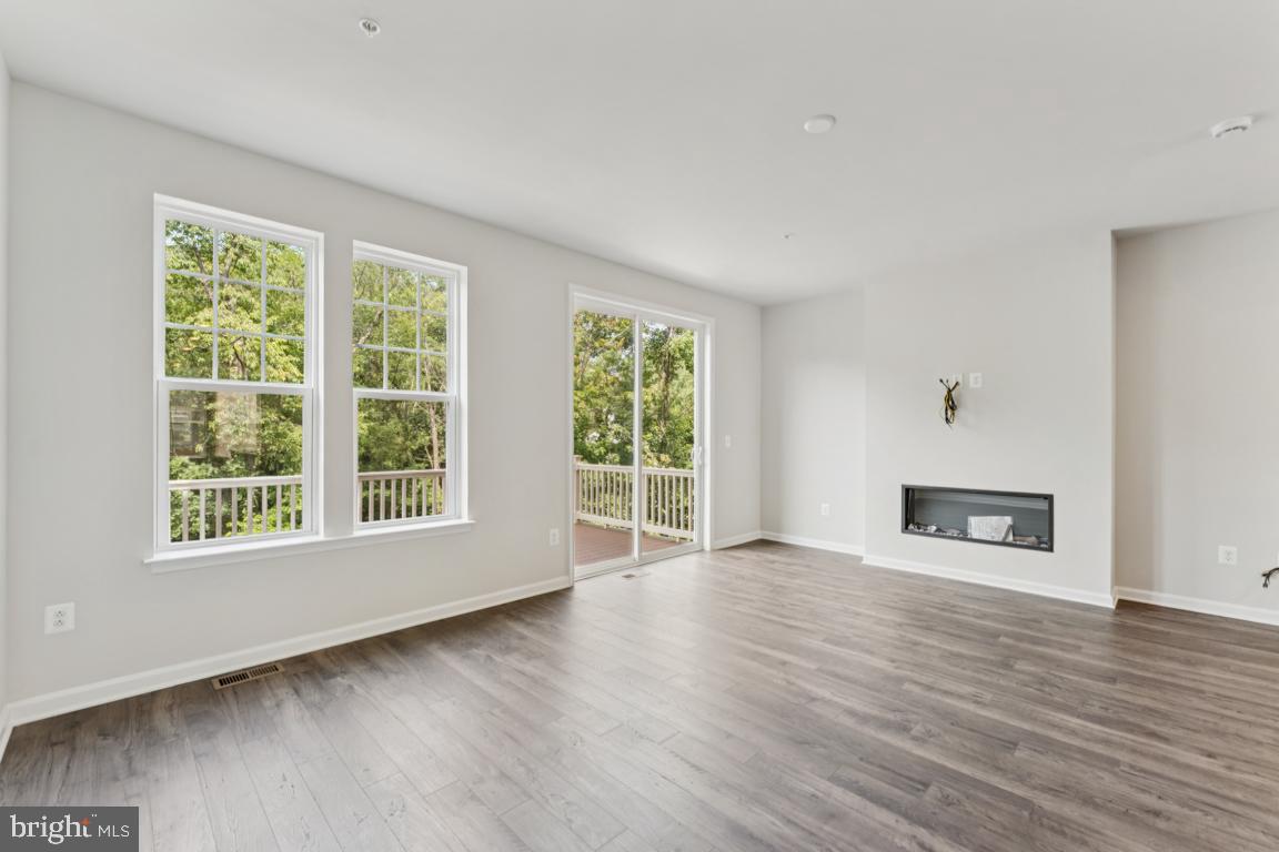 DAMASCUS VILLAGE - Residential