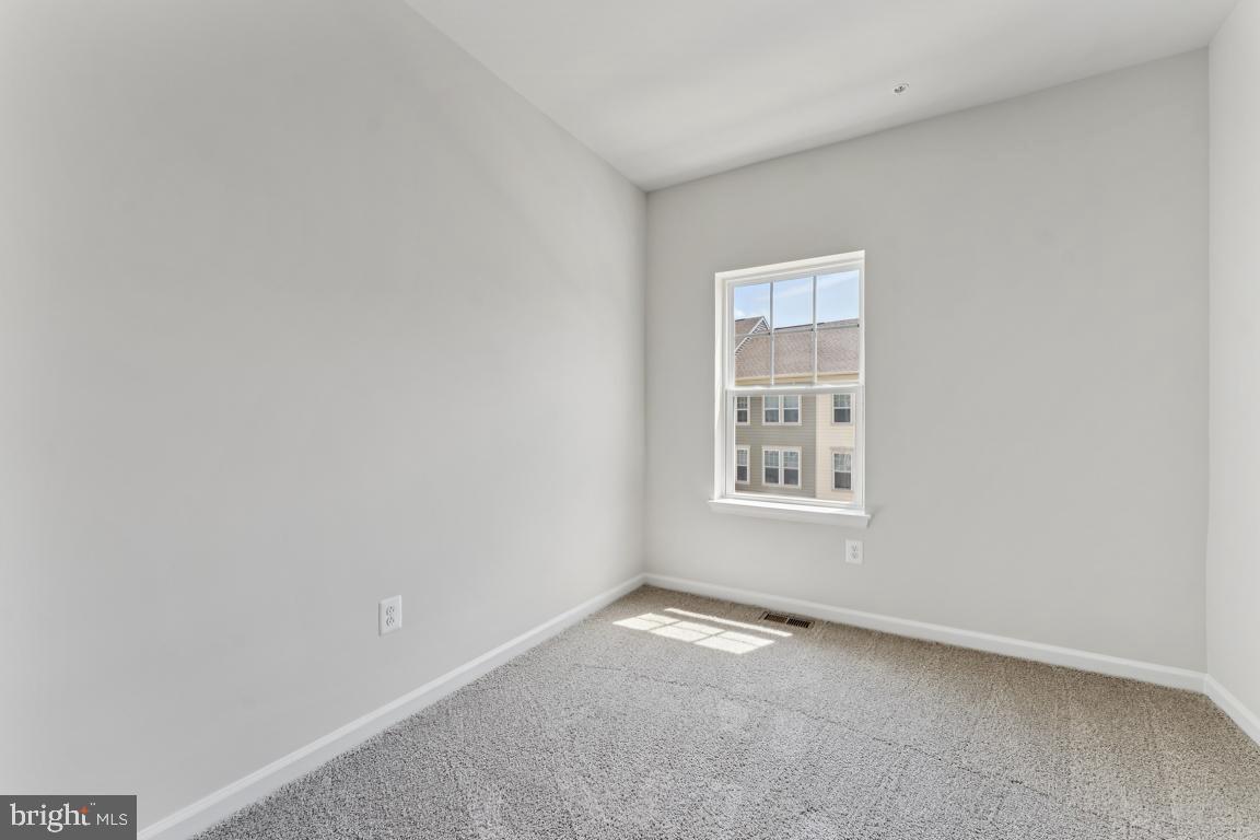 DAMASCUS VILLAGE - Residential