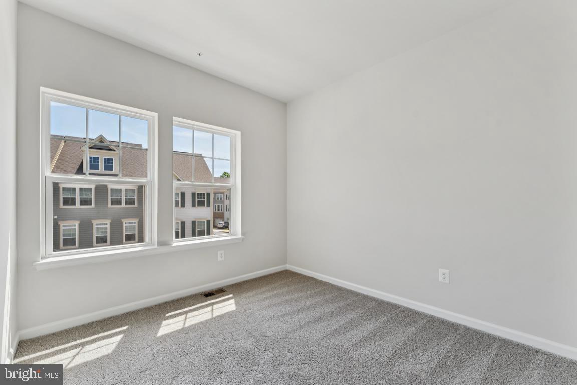 DAMASCUS VILLAGE - Residential