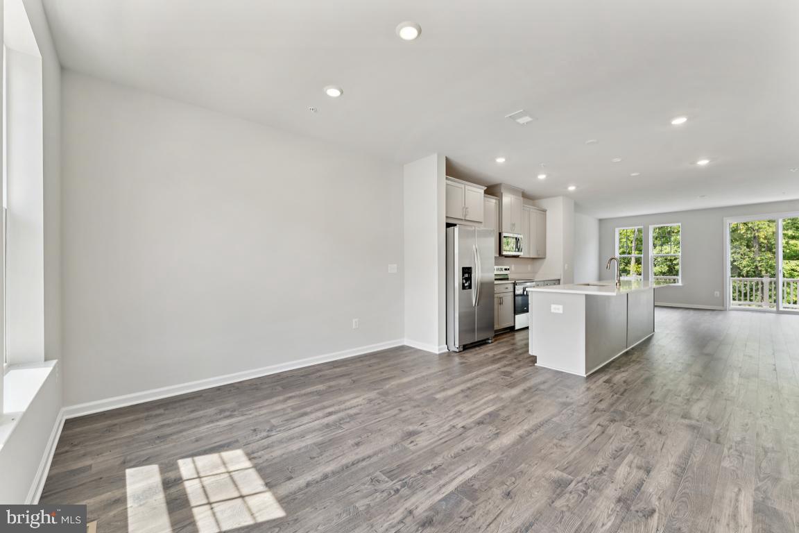 DAMASCUS VILLAGE - Residential