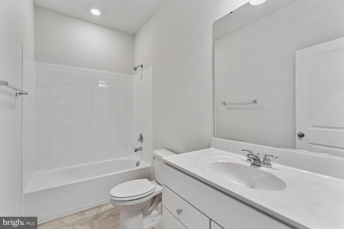 DAMASCUS VILLAGE - Residential