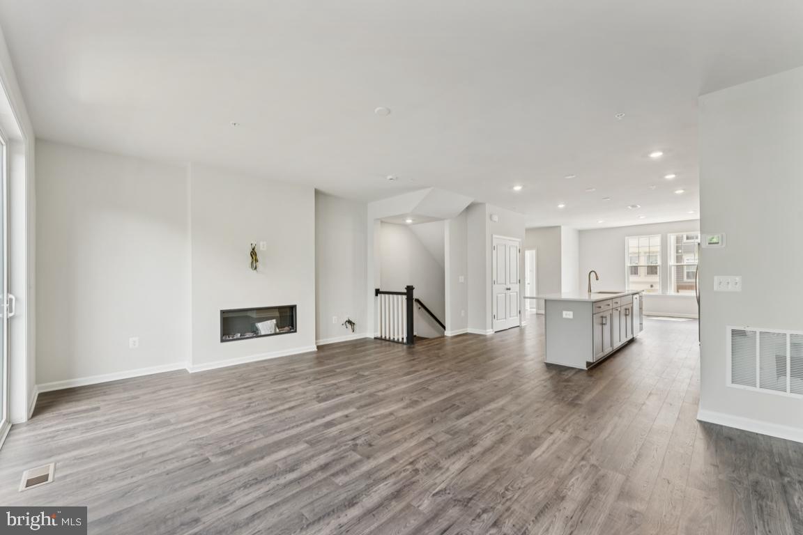 DAMASCUS VILLAGE - Residential