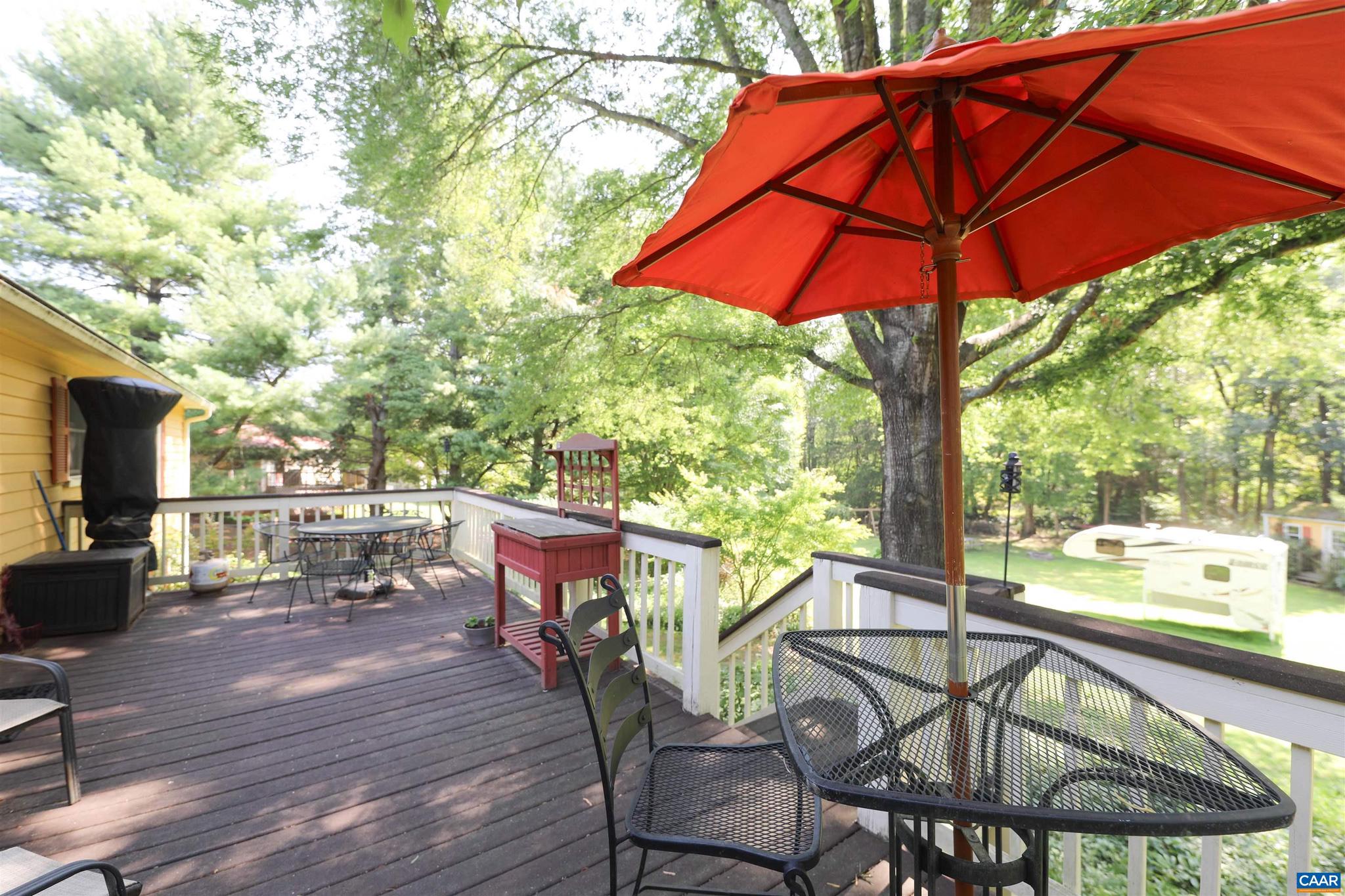 DEER LAKE ESTATES - Residential