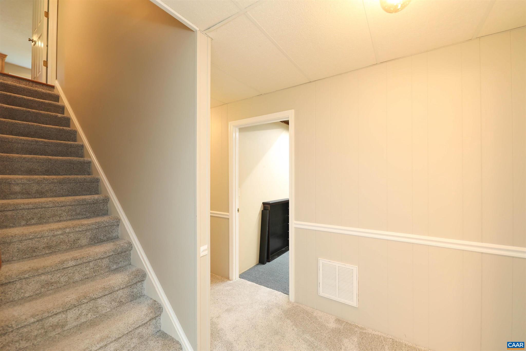 DEER LAKE ESTATES - Residential