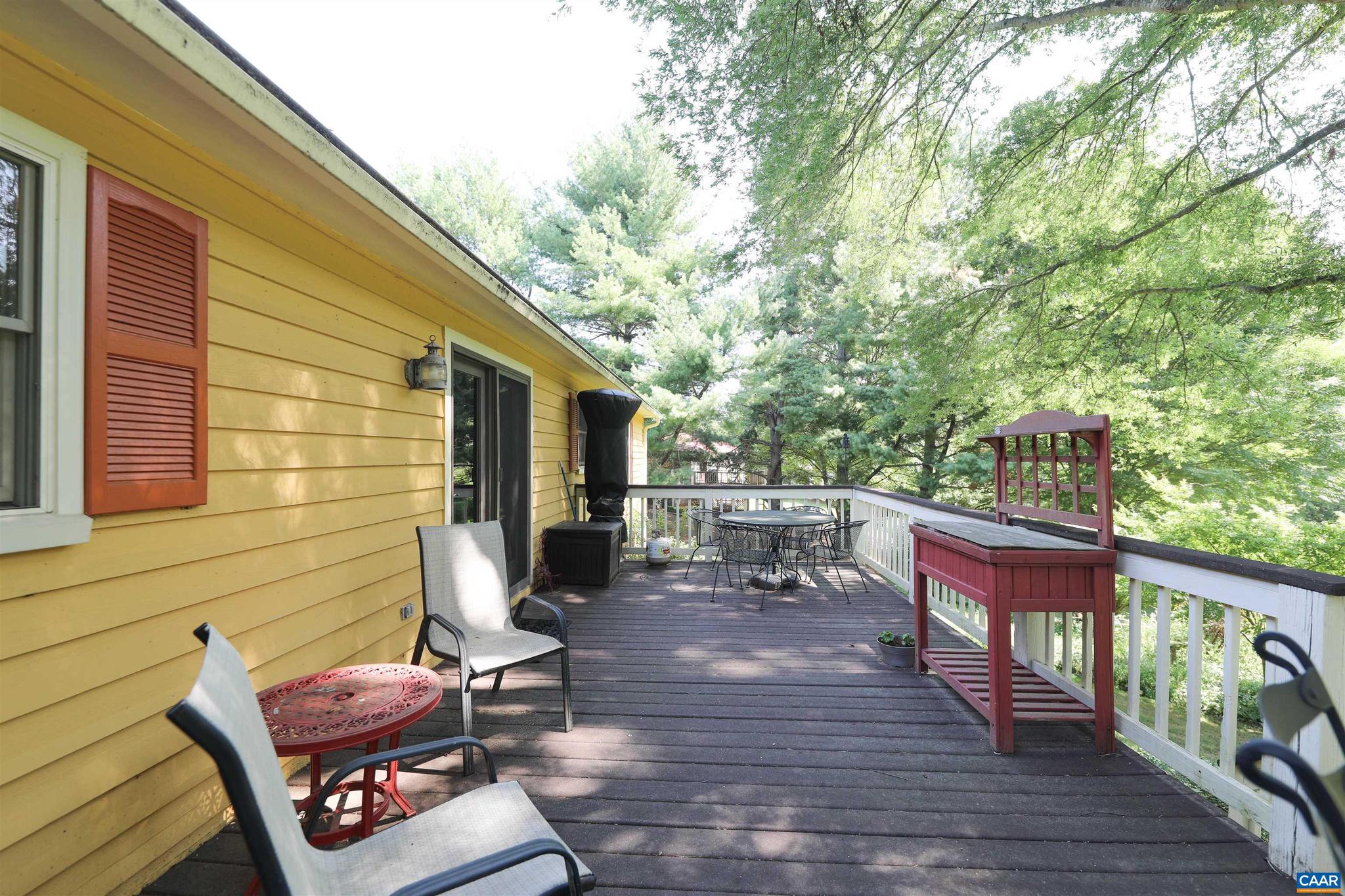 DEER LAKE ESTATES - Residential