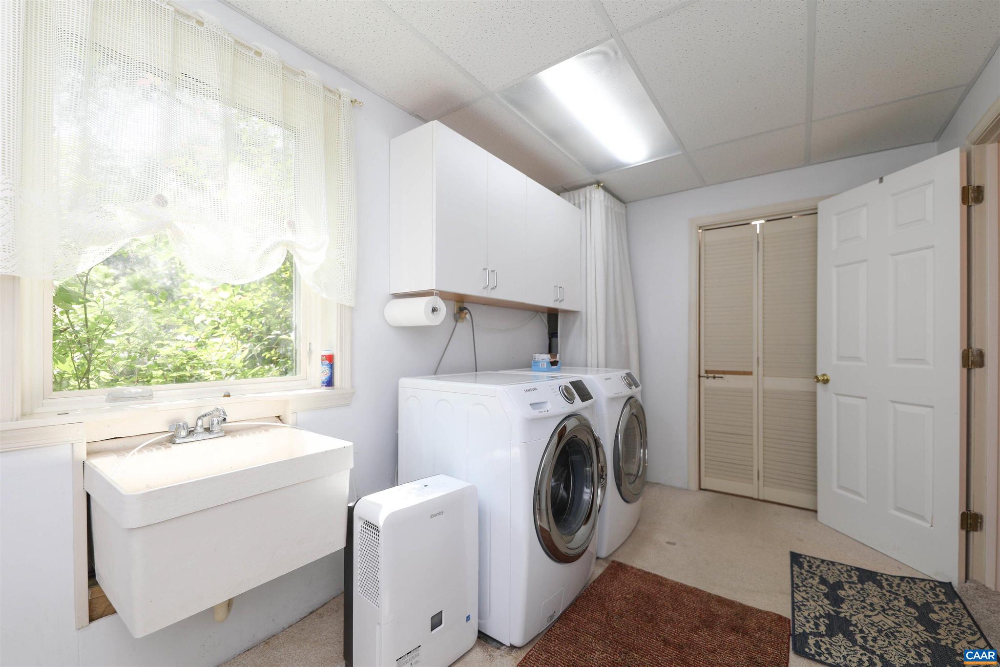 DEER LAKE ESTATES - Residential