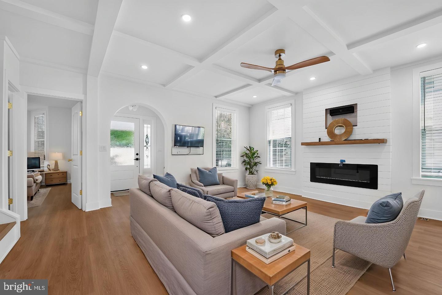 405 LYMAN AVENUE