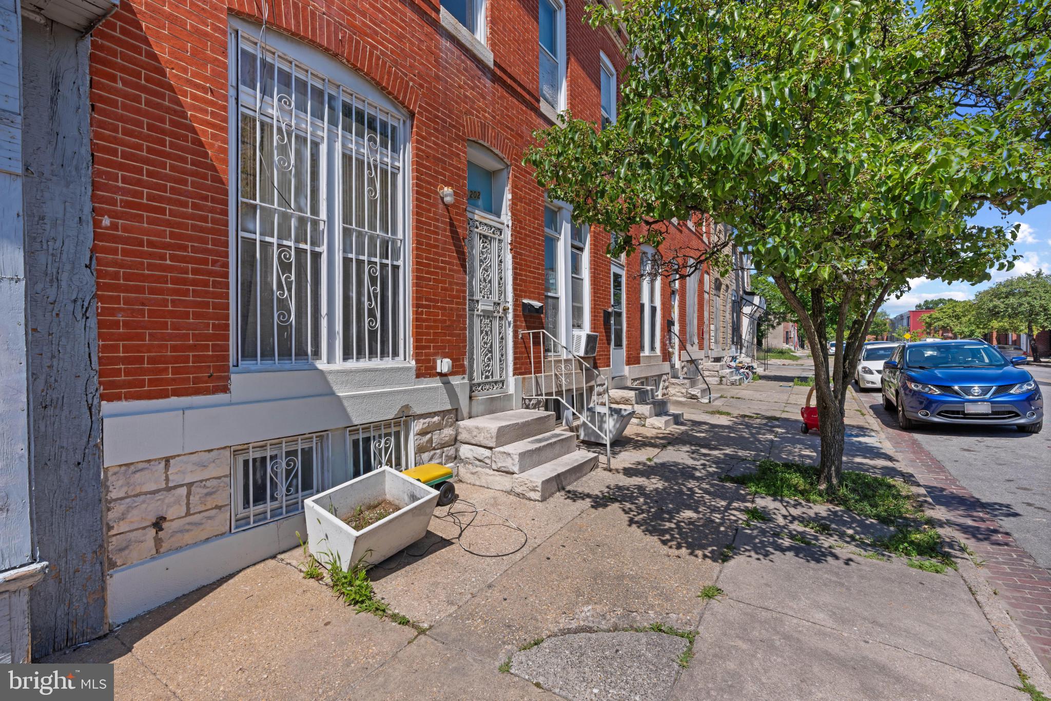 1202 E LAFAYETTE AVENUE