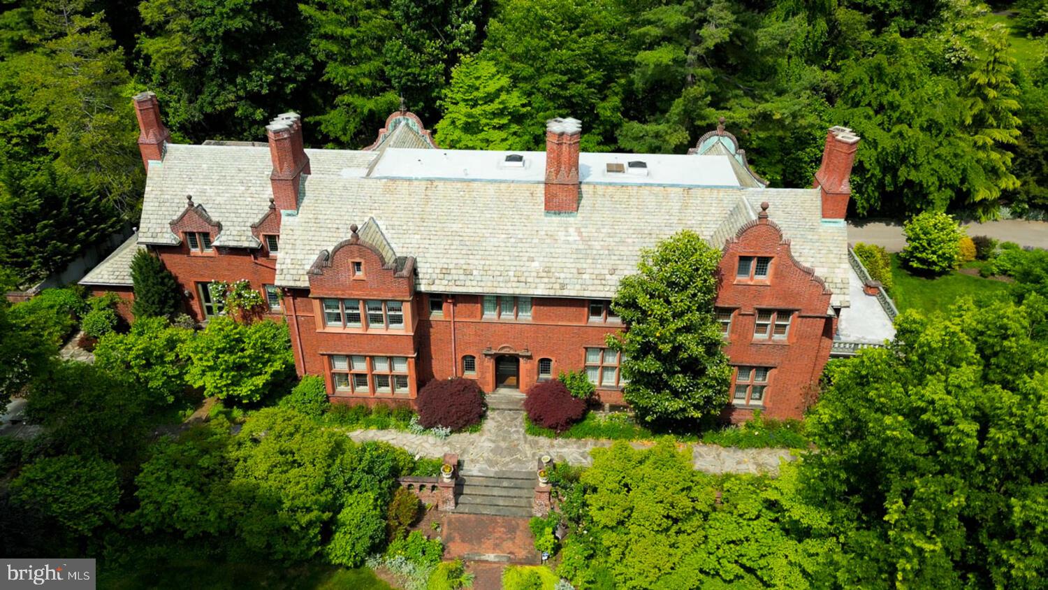CHESTNUT HILL - Residential