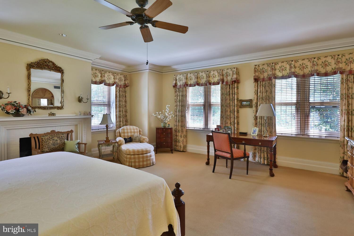 CHESTNUT HILL - Residential