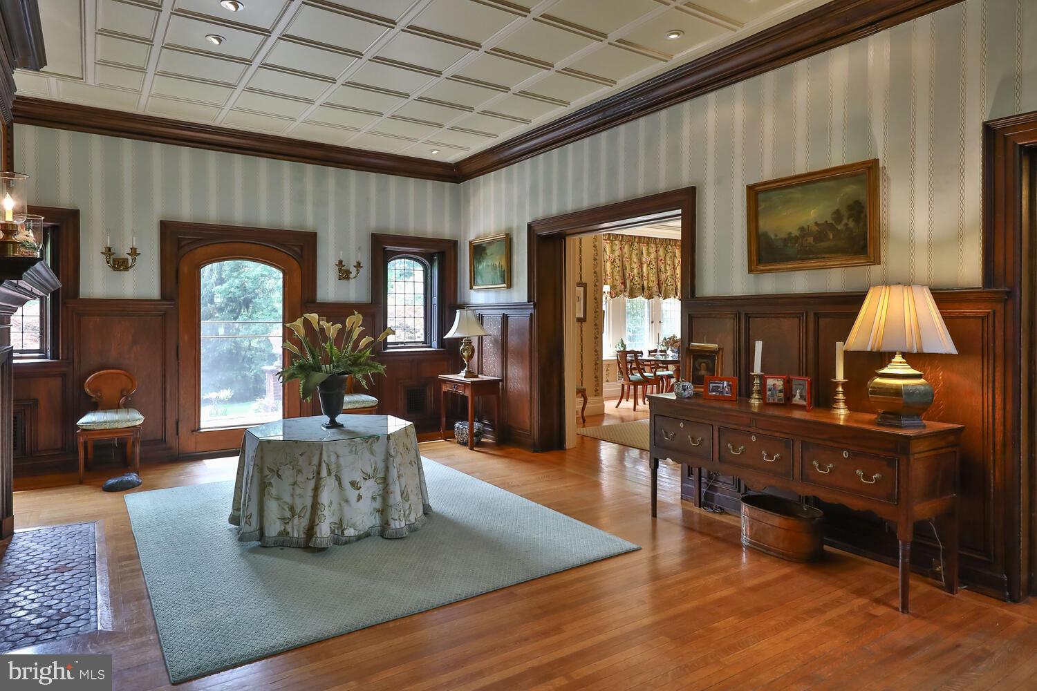CHESTNUT HILL - Residential
