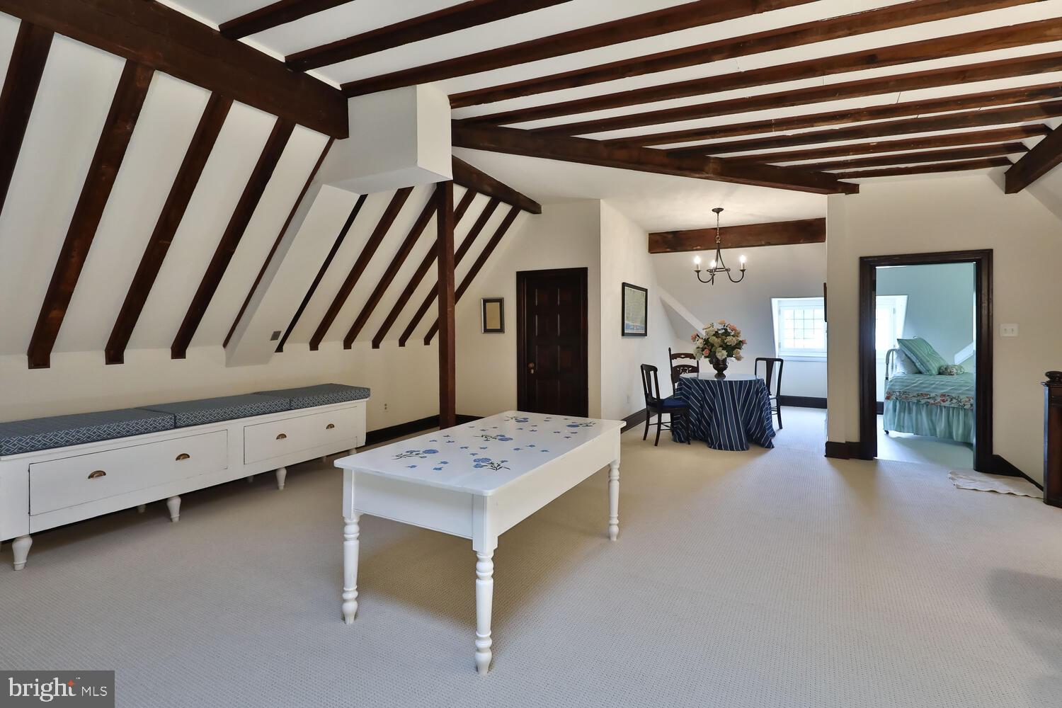 CHESTNUT HILL - Residential