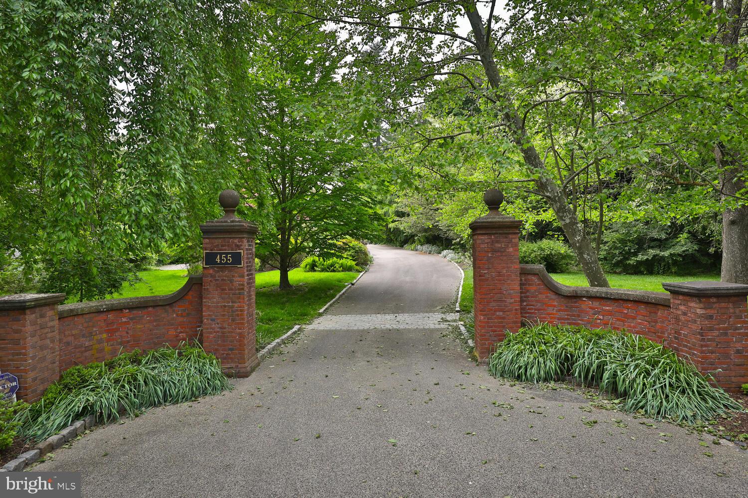CHESTNUT HILL - Residential