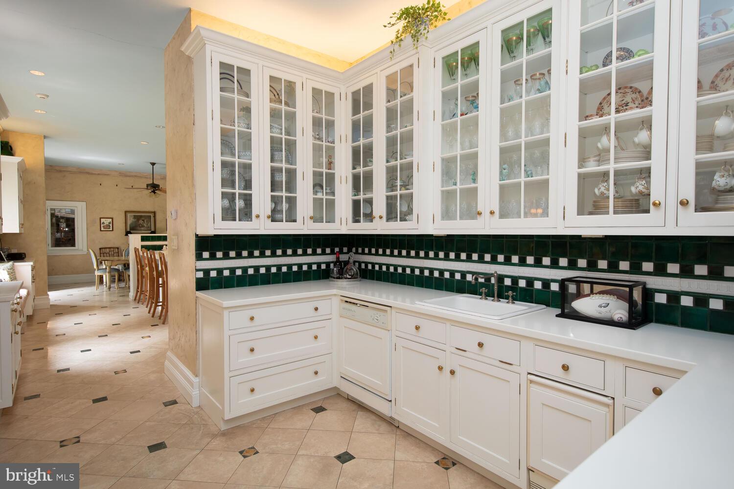 CHESTNUT HILL - Residential
