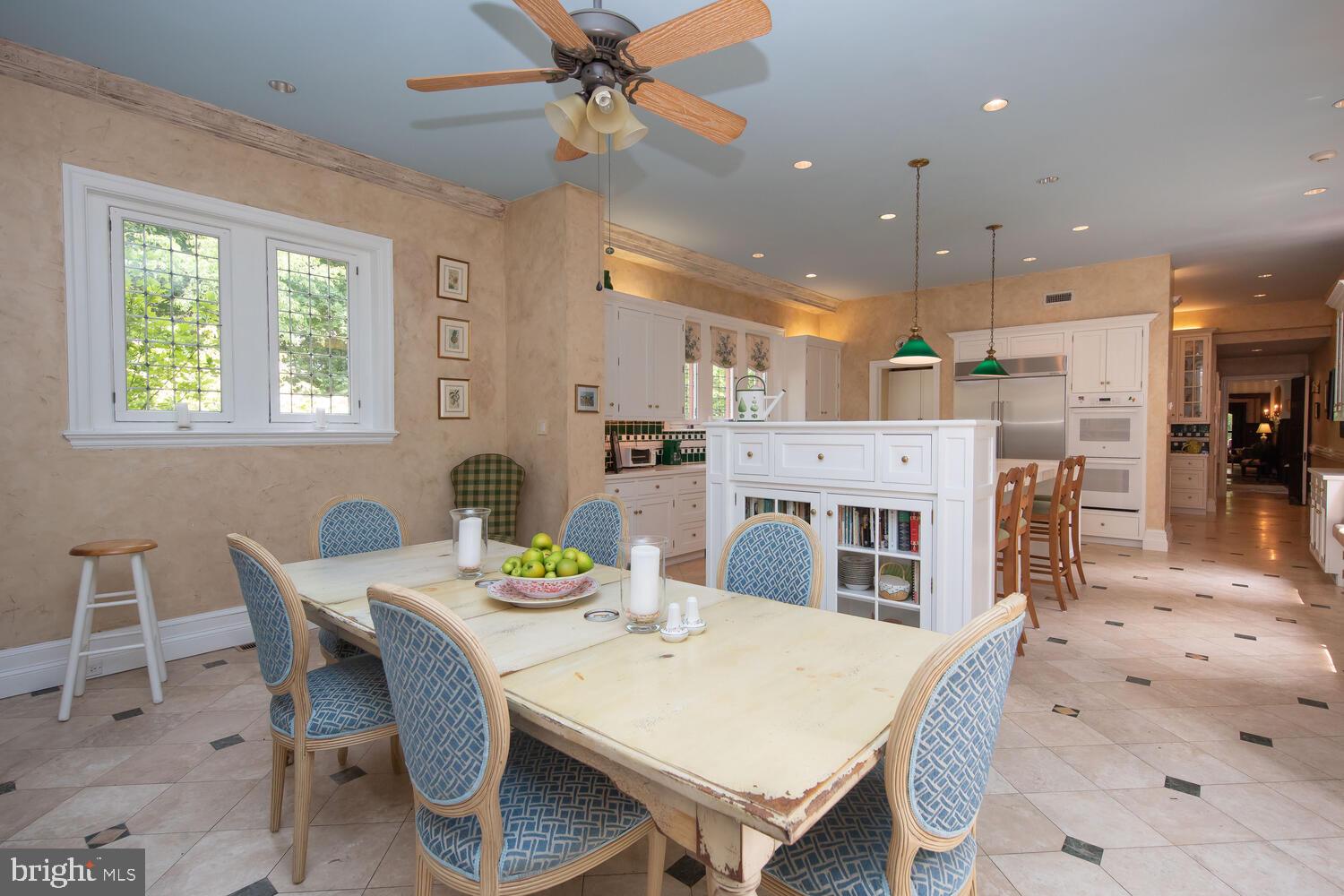 CHESTNUT HILL - Residential
