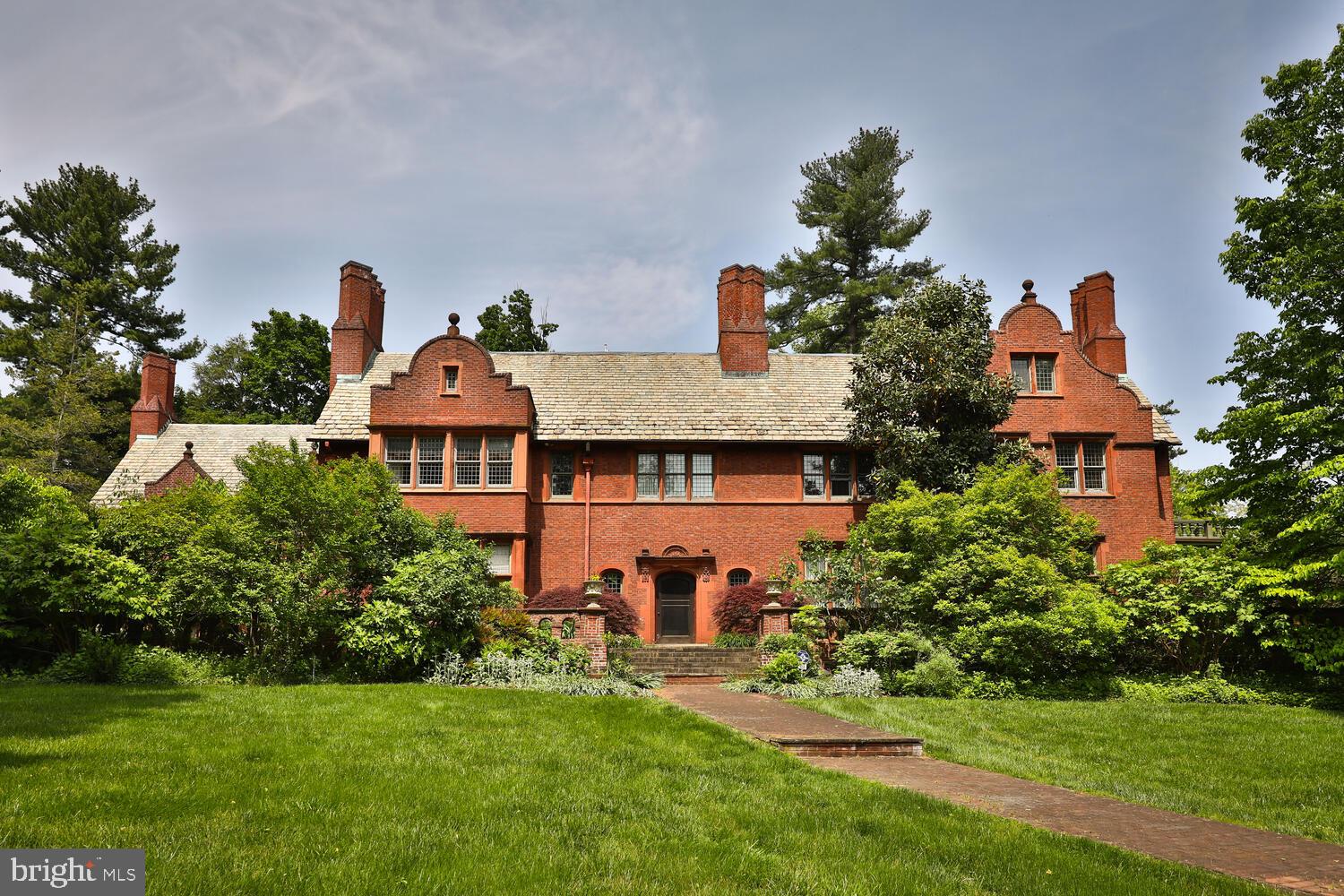CHESTNUT HILL - Residential