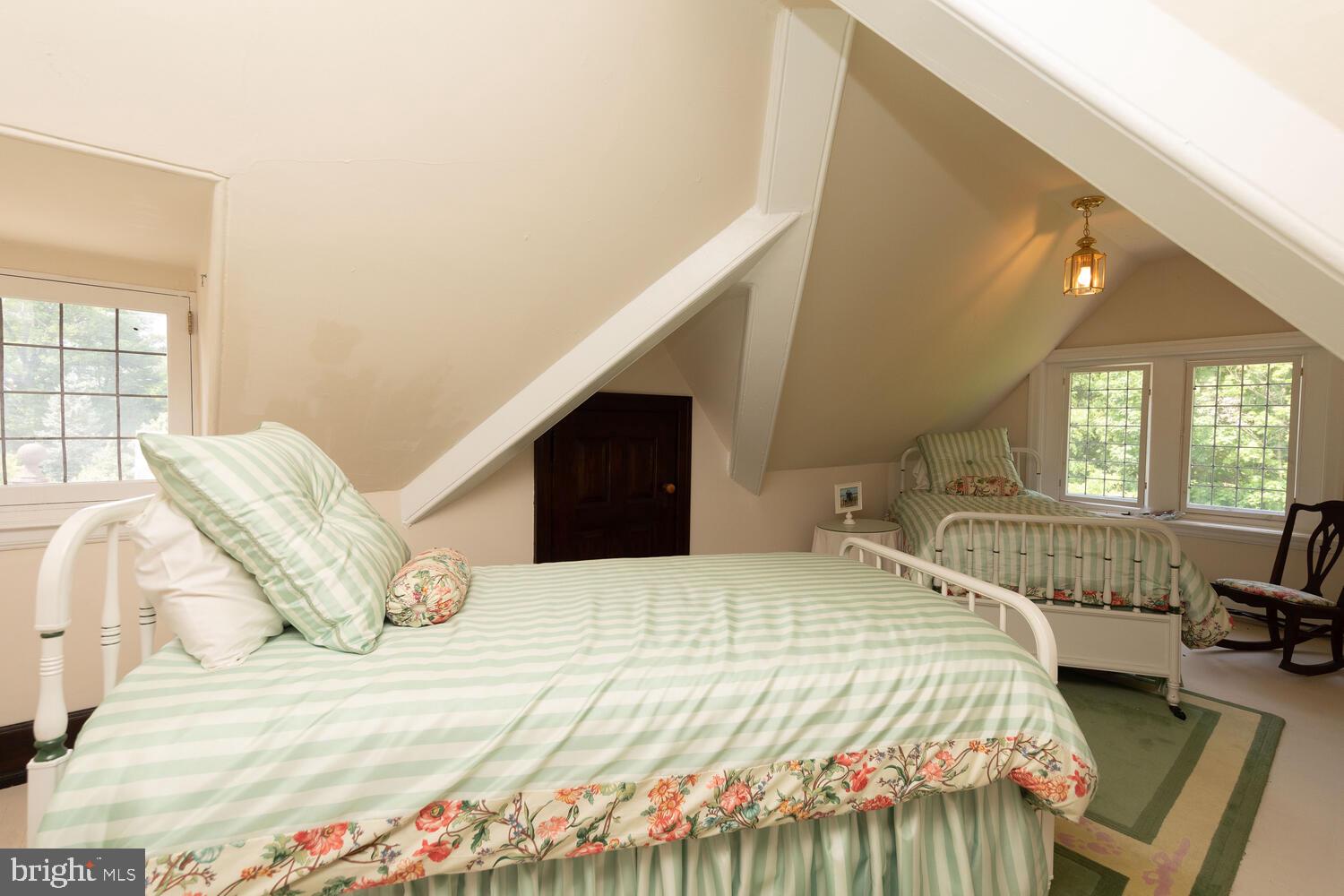 CHESTNUT HILL - Residential