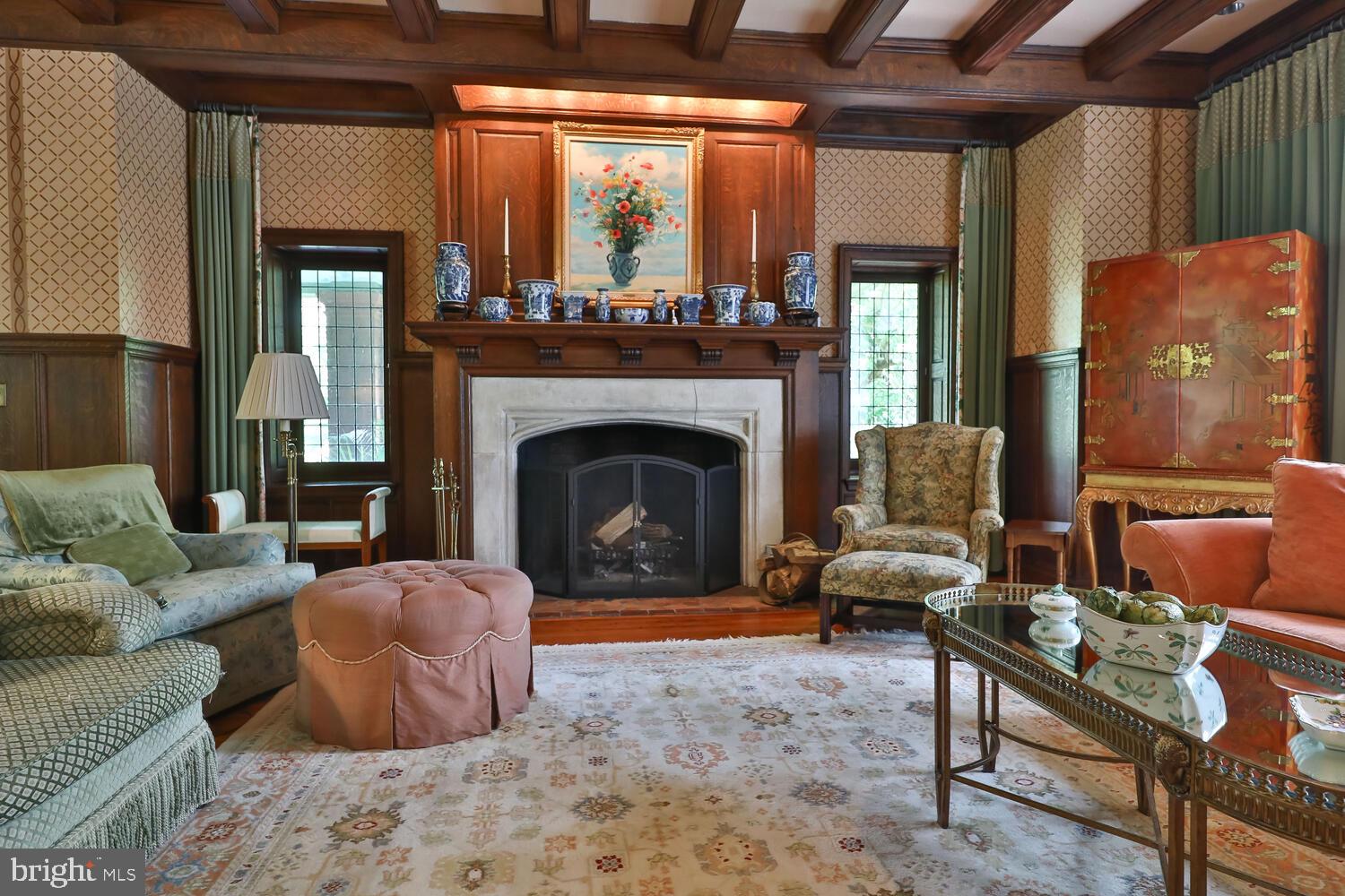 CHESTNUT HILL - Residential