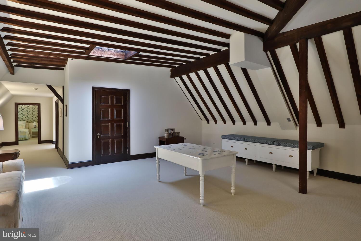 CHESTNUT HILL - Residential
