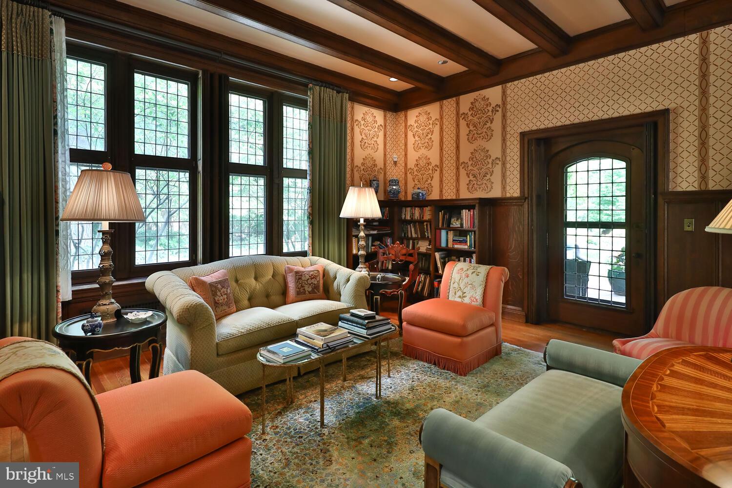 CHESTNUT HILL - Residential