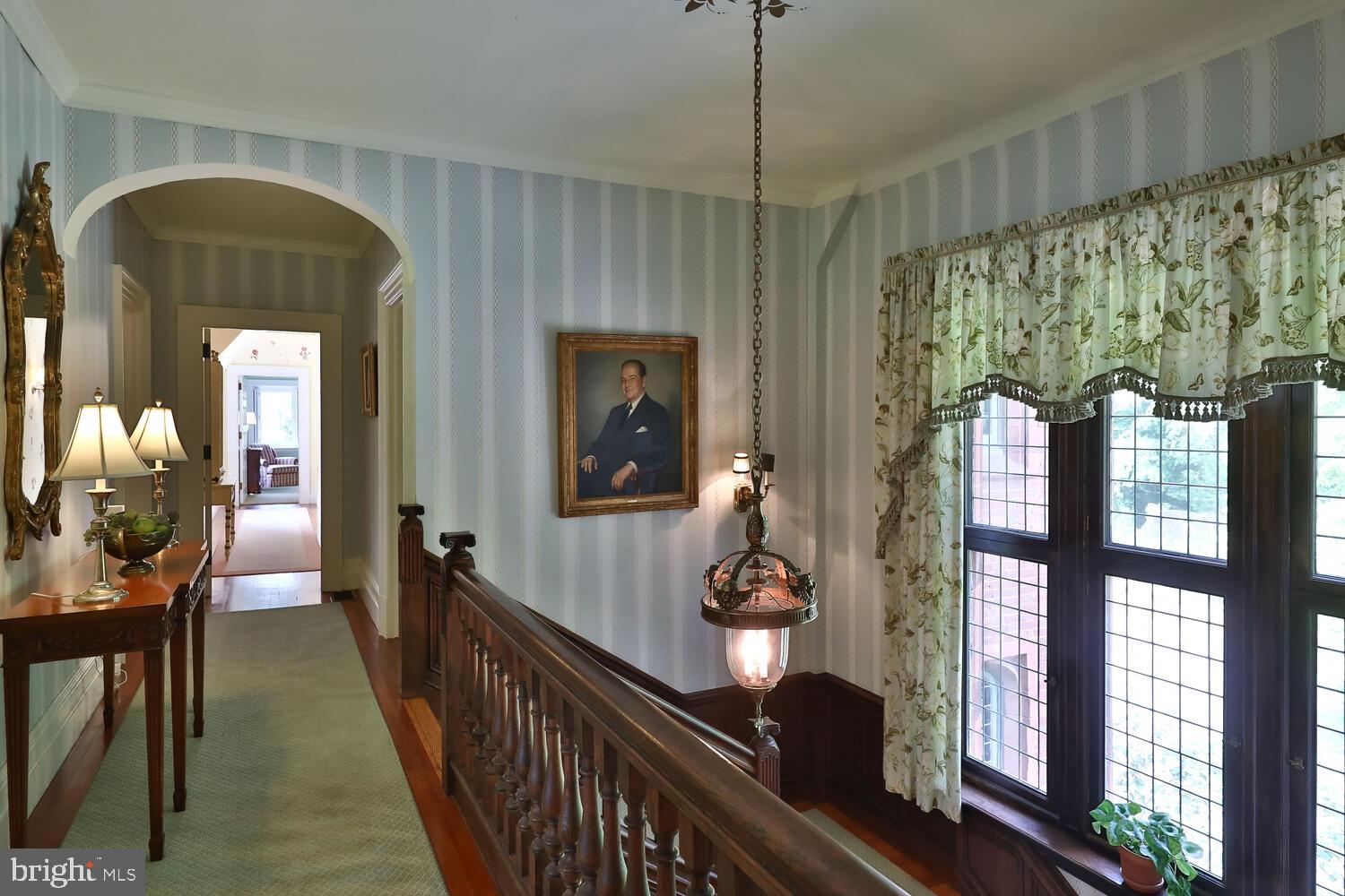 CHESTNUT HILL - Residential