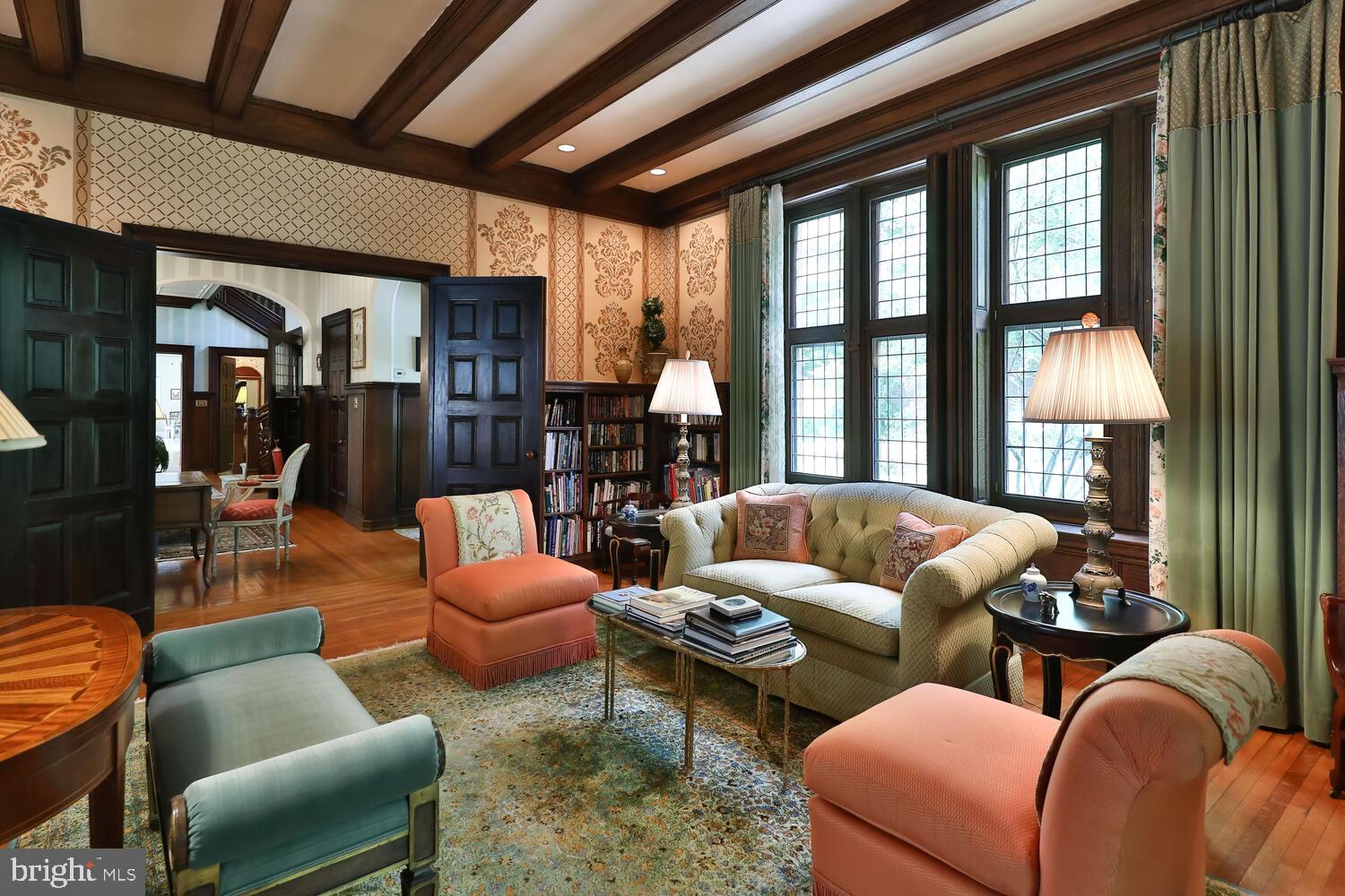 CHESTNUT HILL - Residential