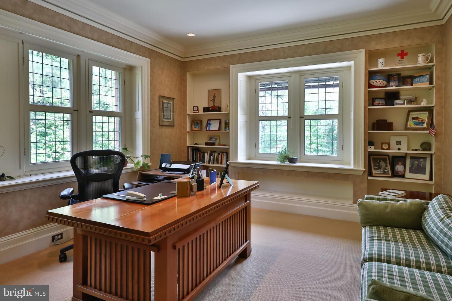 CHESTNUT HILL - Residential