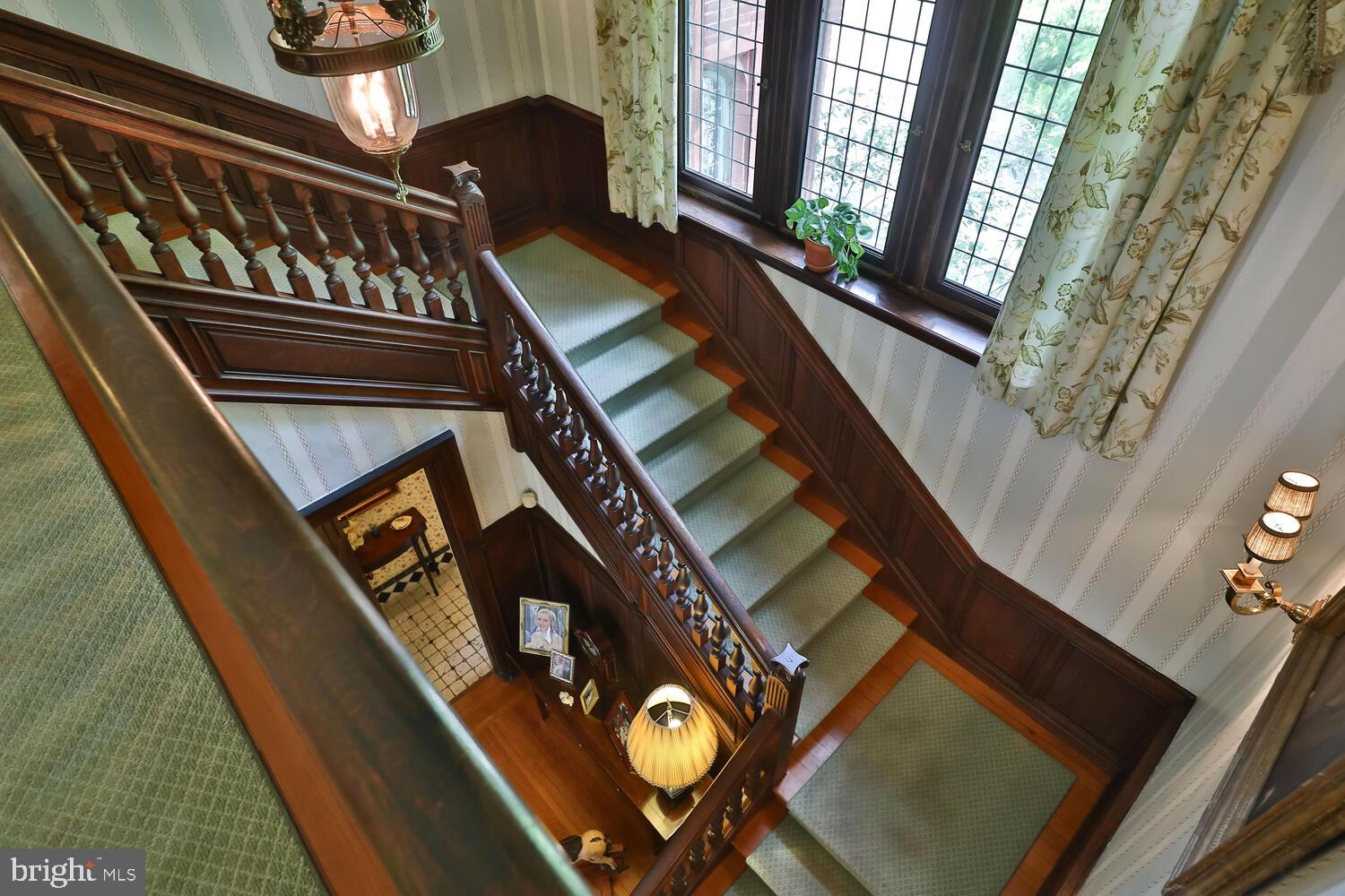 CHESTNUT HILL - Residential