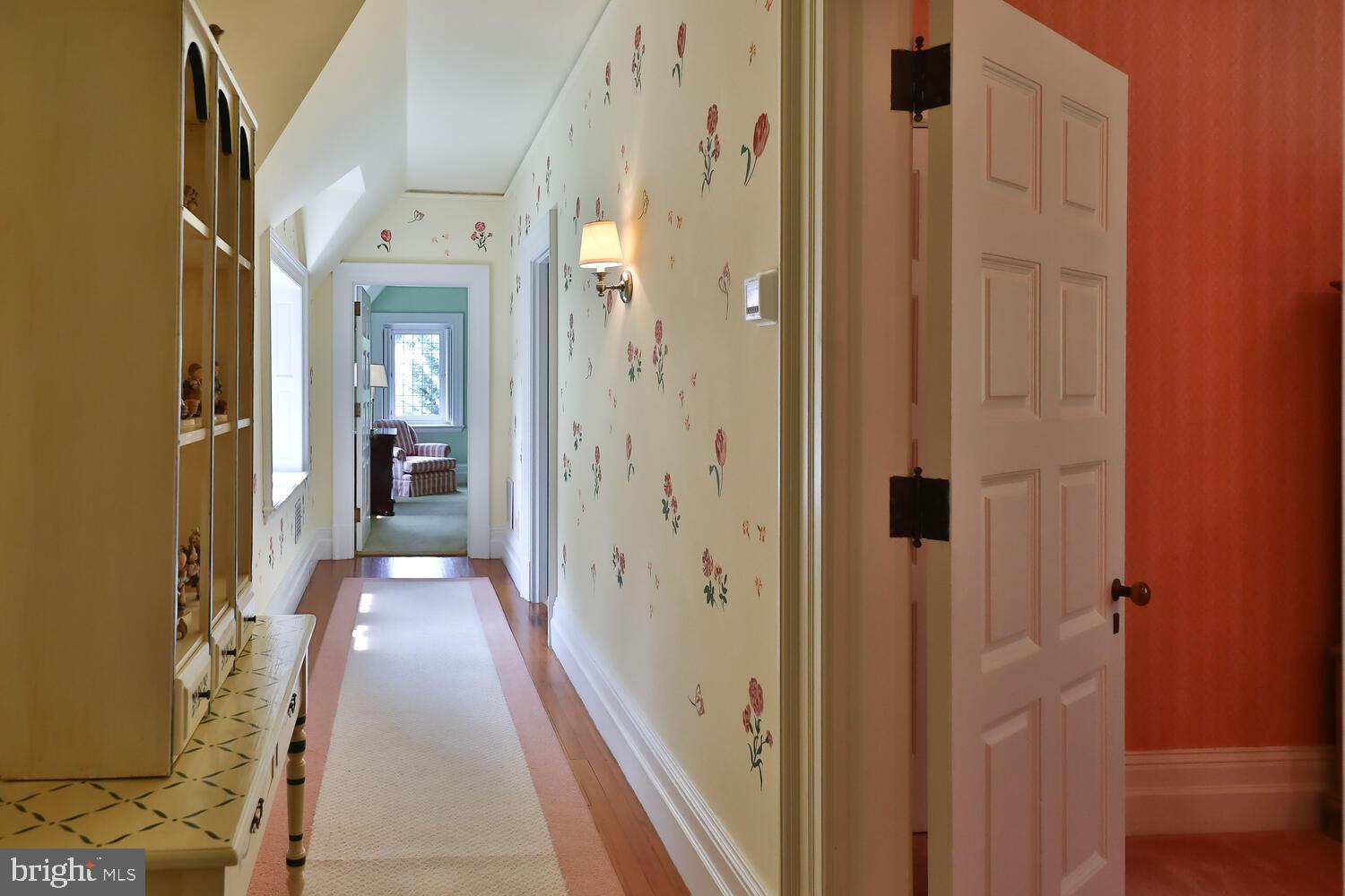 CHESTNUT HILL - Residential