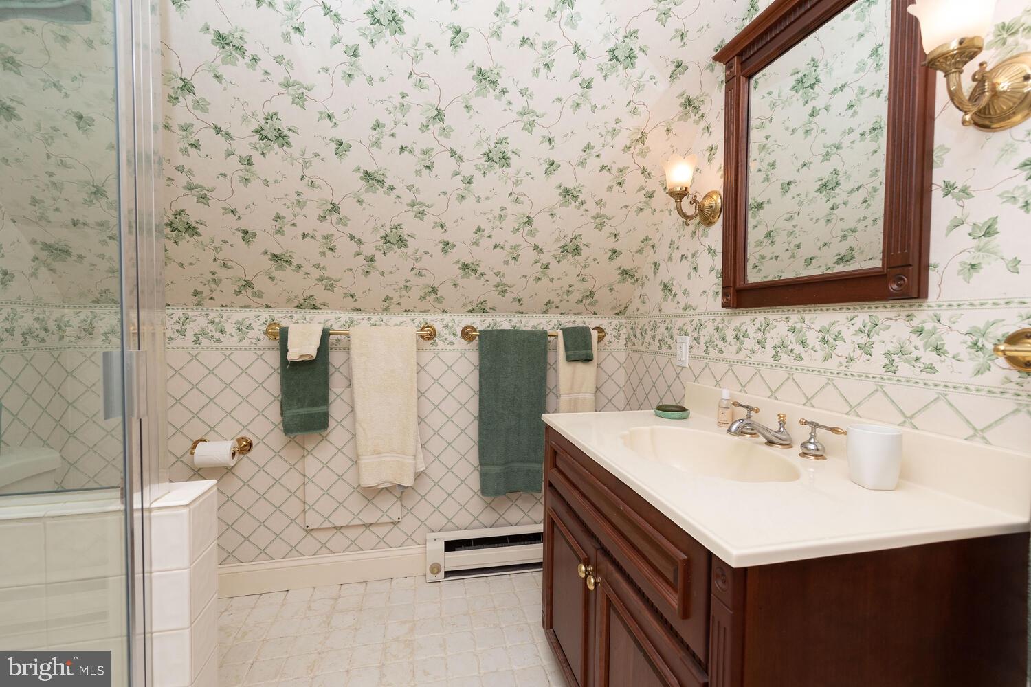 CHESTNUT HILL - Residential