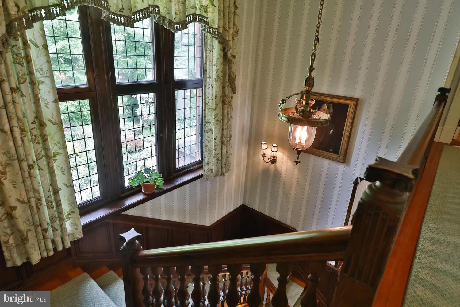 CHESTNUT HILL - Residential